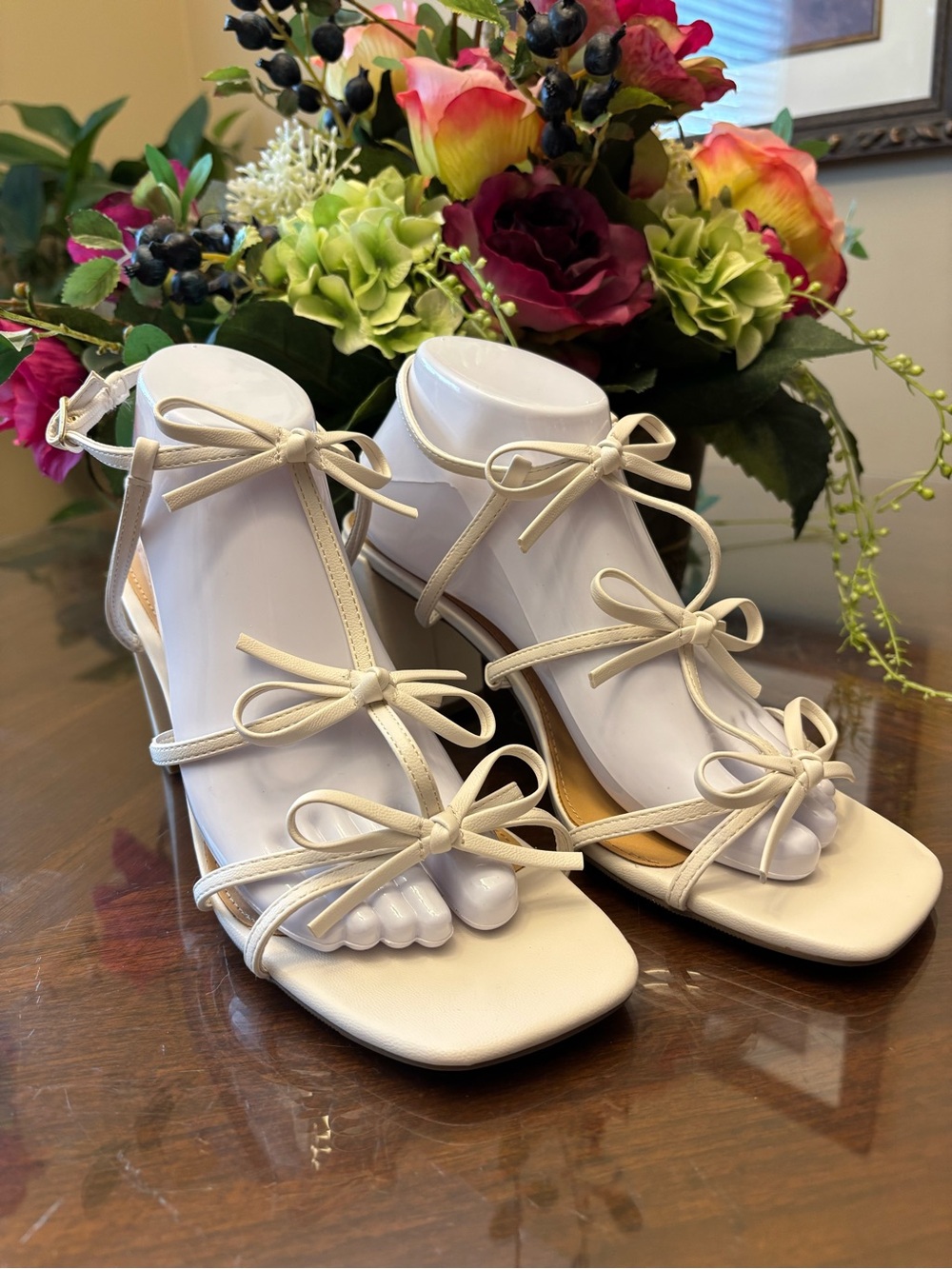 Steve Madden Ivory Strappy Bow-Heel Sandals Size 10